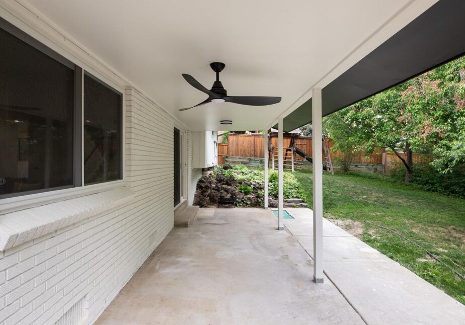 Building Photo - 7453 E Jefferson Dr
