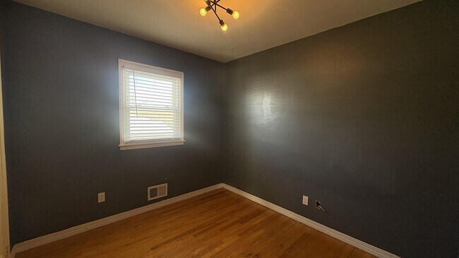 Building Photo - 86 Notre Dame Ave