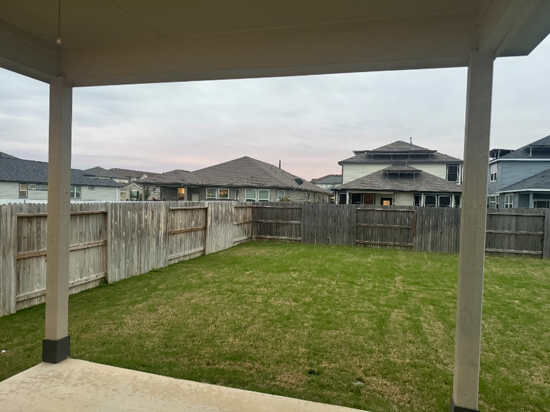 Building Photo - 8242 Sunrise Glen