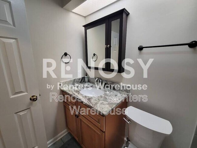 Building Photo - 914 Wildwood Square Ct
