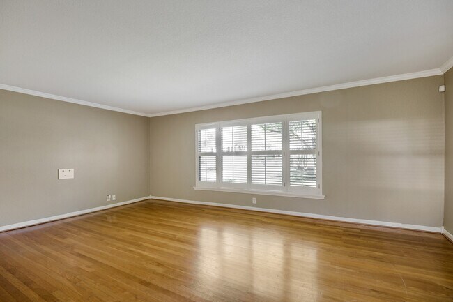 Building Photo - 336 Tuttle Rd