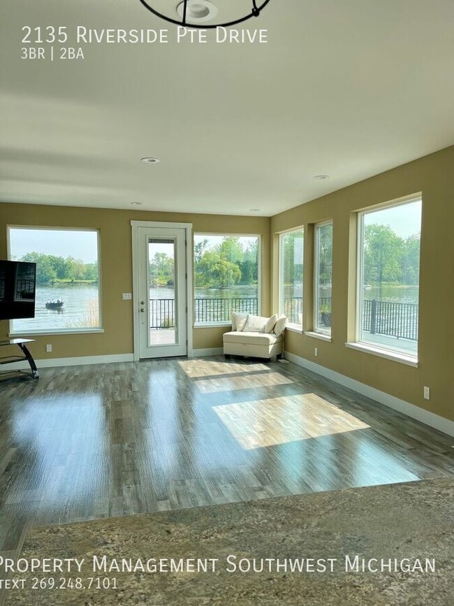 Building Photo - 2135 Riverside Pointe Dr