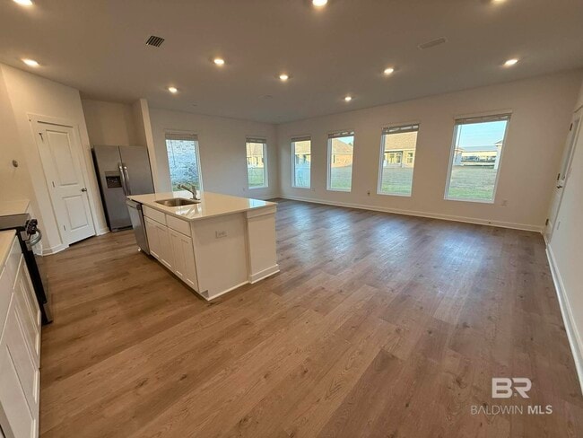 Building Photo - 19293 Maple Crest Loop