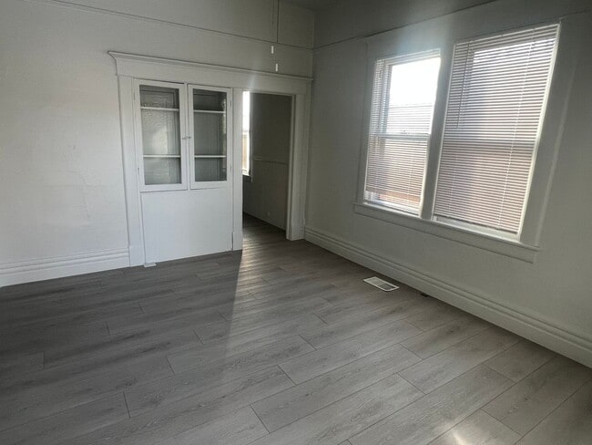 Building Photo - 330-332 Stewart Street