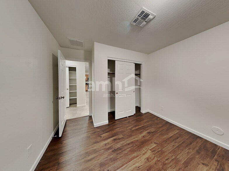 Building Photo - 3392 E Cowboy Cove Trail