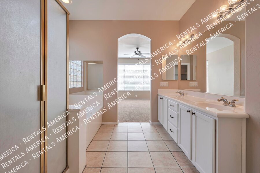 Building Photo - 27 W Mill Reef Dr