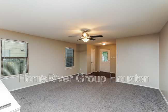 Building Photo - 18115 Valebluff Ln