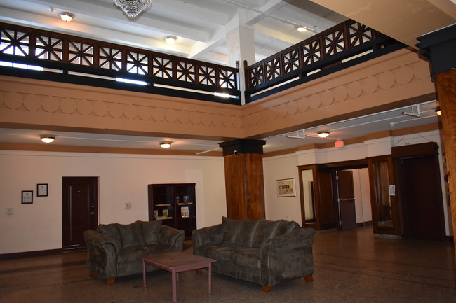 Lobby - Besse Apartments