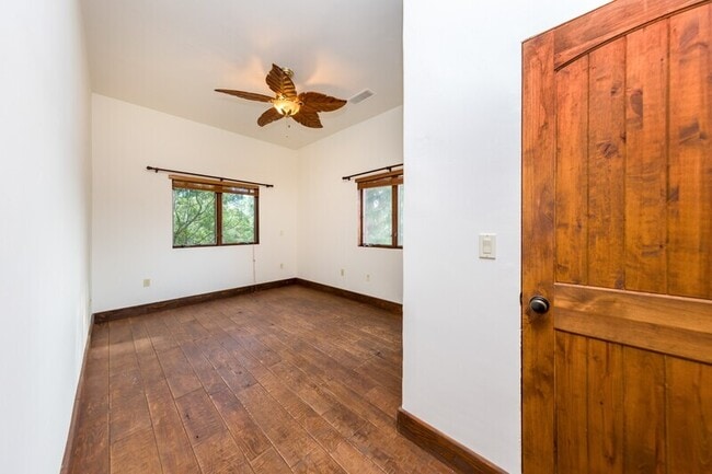 Building Photo - 32140 Windrush Rd