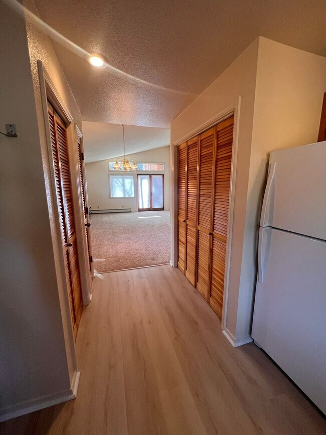Building Photo - 1 Bedroom McCloud Condo