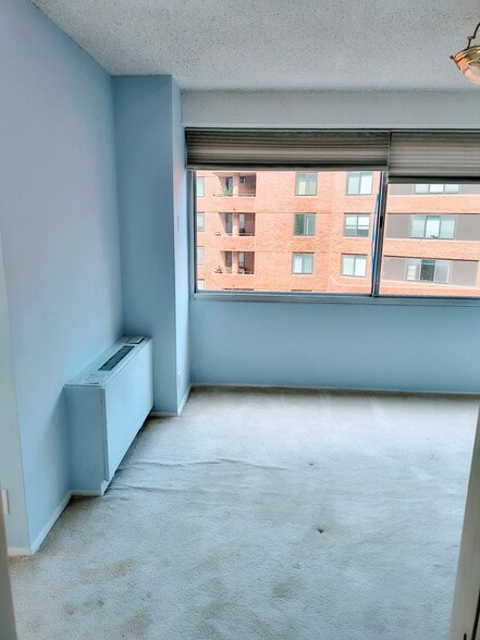 Dining Room - 5500 Friendship Blvd