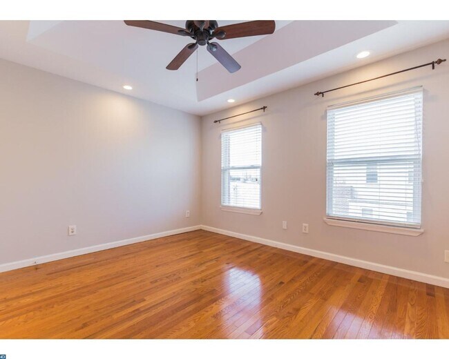 Building Photo - Point Breeze Townhome
