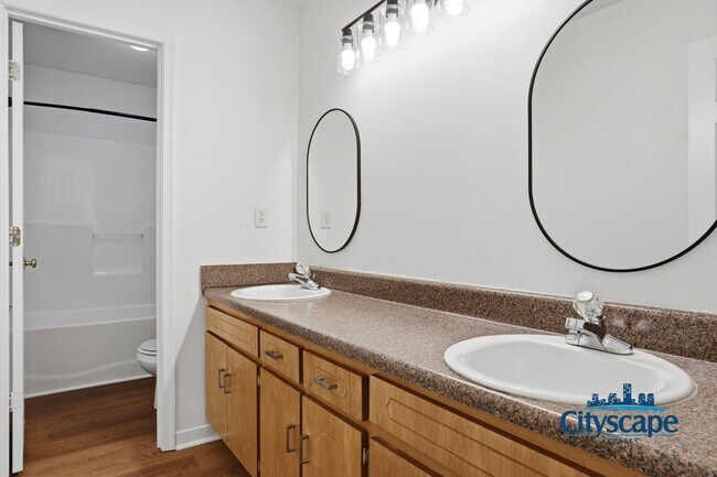 Building Photo - FABULOUS 4 BEDROOM CHESTERFIELD HOME