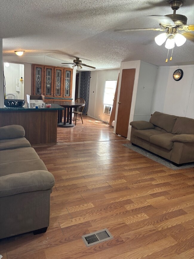 Building Photo - 113 Danos Ln