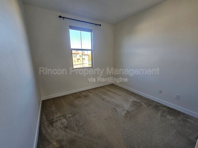 Building Photo - 209 Westpark Ct