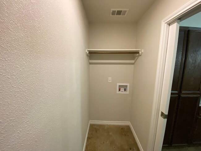 Building Photo - 1203 Wales Dr