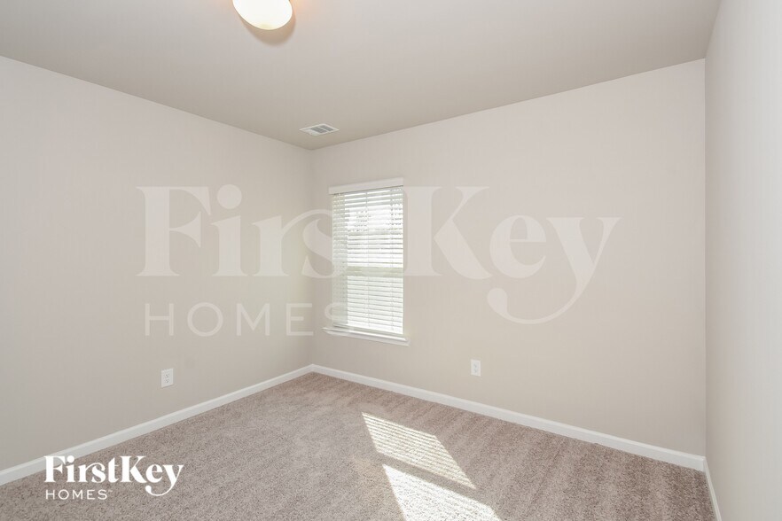 Building Photo - 4954 Hillstone Dr