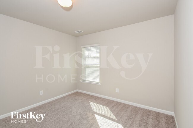 Building Photo - 4954 Hillstone Dr