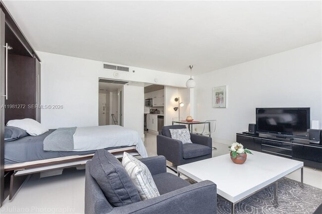 Building Photo - 100 Lincoln Rd