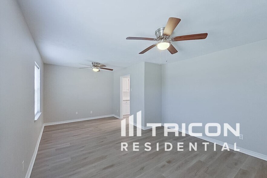 Building Photo - 4848 Alta Oaks Ln