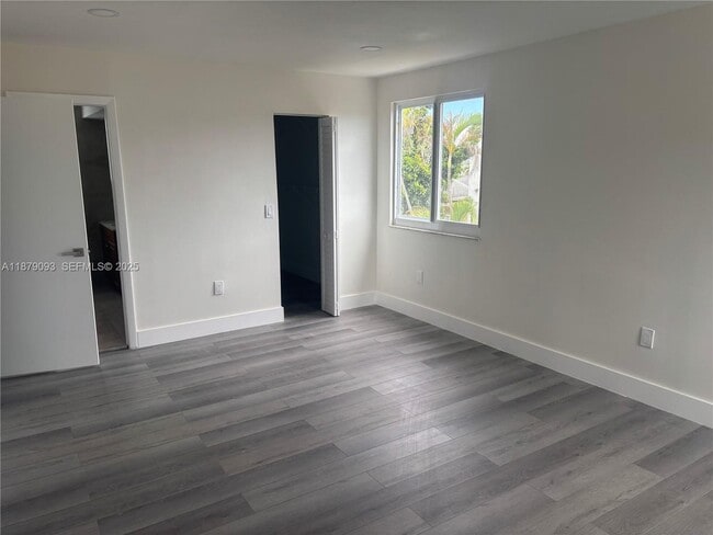 Building Photo - 9435 SW 144th Ct