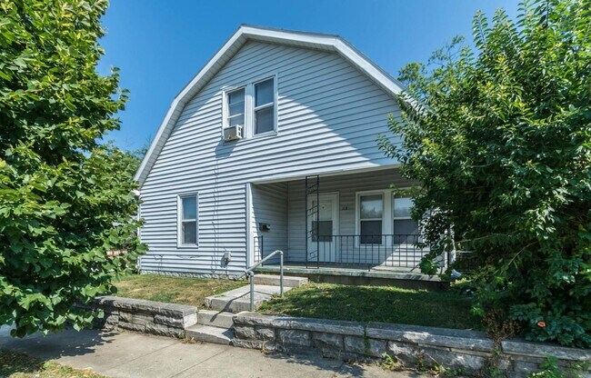 Primary Photo - 113 E 15th St