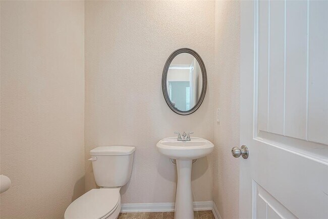 Building Photo - 14633 E Pine Heart Dr