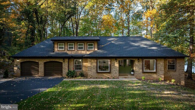 Building Photo - 4386 Lakewood Dr