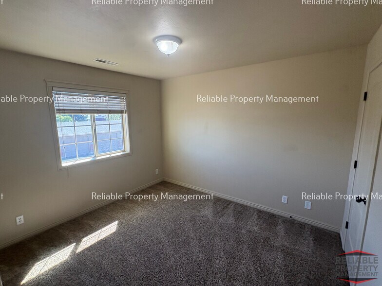 Building Photo - 172 Stockham Blvd