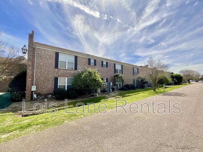 Primary Photo - 867 Colony Dr