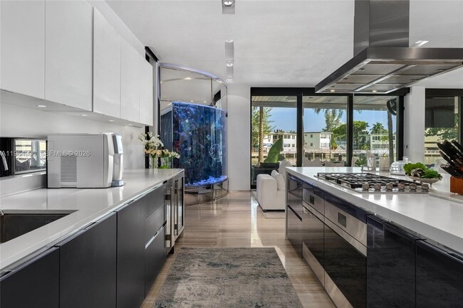 Building Photo - 528 Lakeview Ct