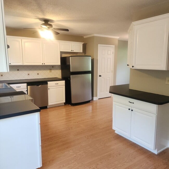 Building Photo - SPACIOUS 2-Story House with Basement in Ab...