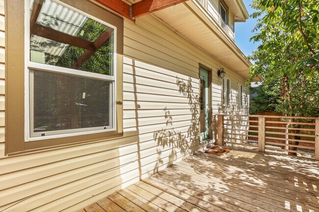 Building Photo - 9648 N Central St