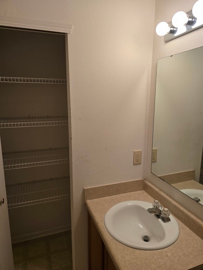 Building Photo - 10383 Fairmont Ln