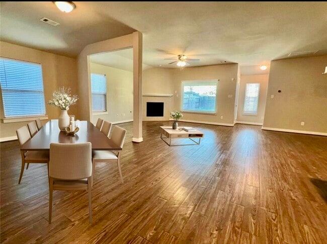 Building Photo - 12347 Breckenwood Mills Dr
