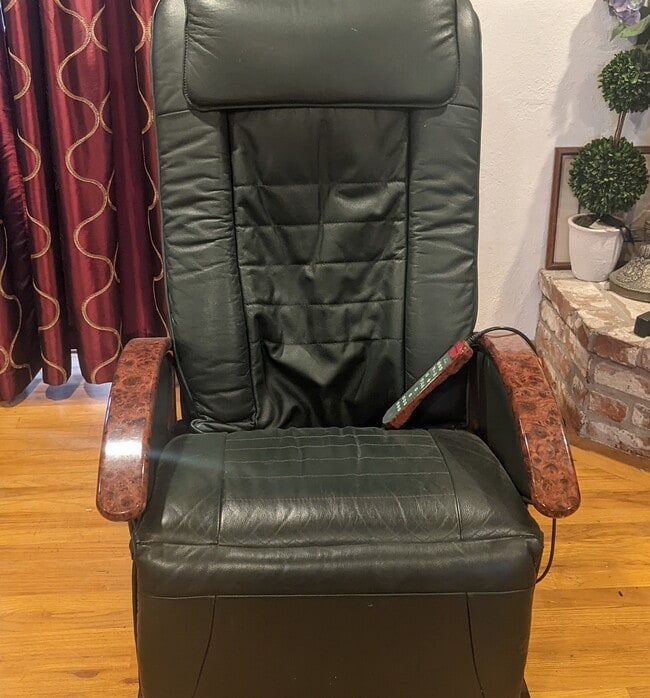 Building Photo - 945 Stonehurst Way