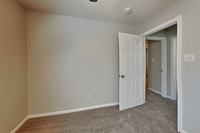 Building Photo - 25819 Oakridge Forest Ln