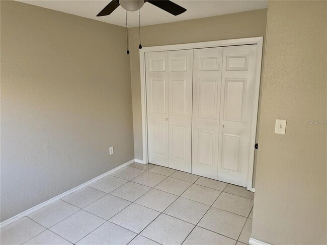 Building Photo - 3074 Brookview Ave