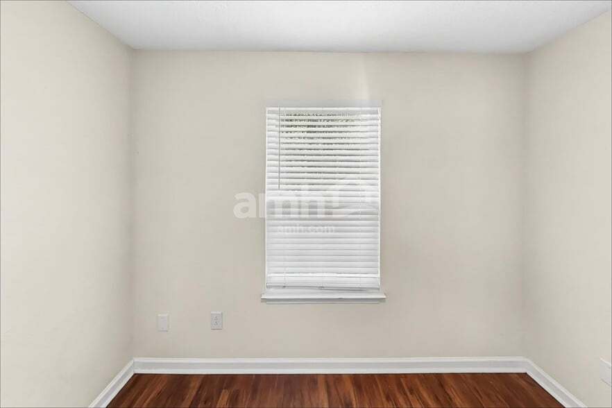 Building Photo - 1856 Portview Dr