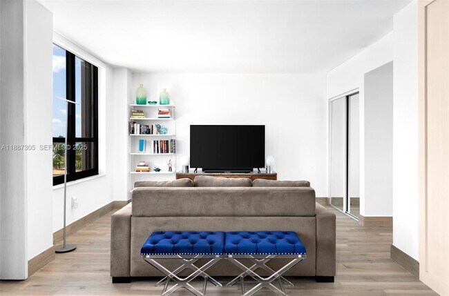 Building Photo - 10185 Collins Ave