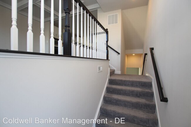 Building Photo - 3 br, 2.5 bath House - 36031 Auburn Way Pl...