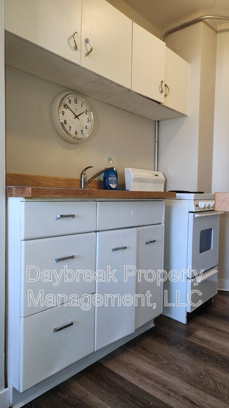 Building Photo - 1258 10th St N