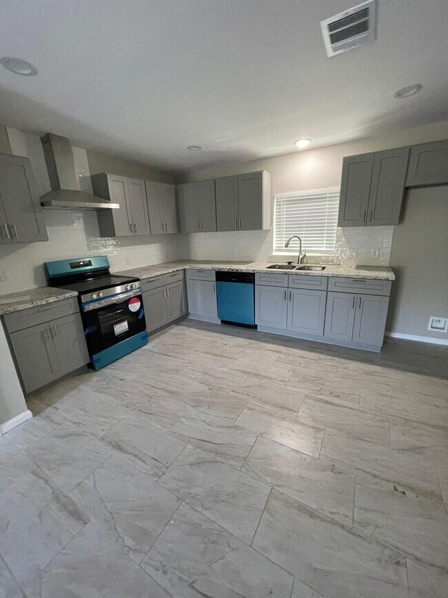 Building Photo - 5785 Mel Sha Ln