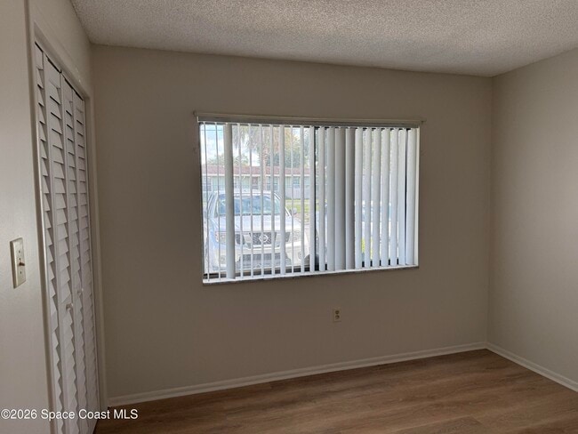 Building Photo - 3755 S Hopkins Ave