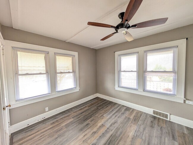 Building Photo - CandlerLong Term Rental