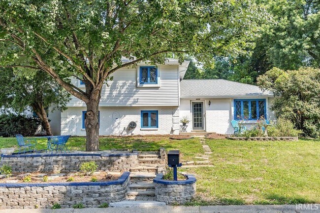 Building Photo - 4425 E Cambridge Ct