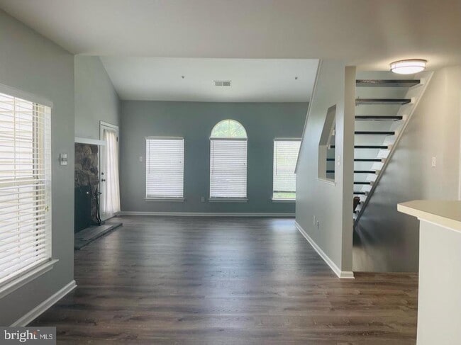 Building Photo - 206 Remington Ct