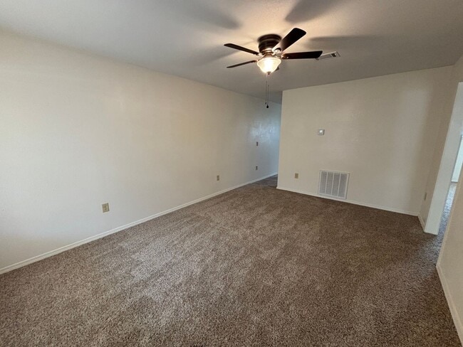 Building Photo - 1815 S Erie, Apt 1-4