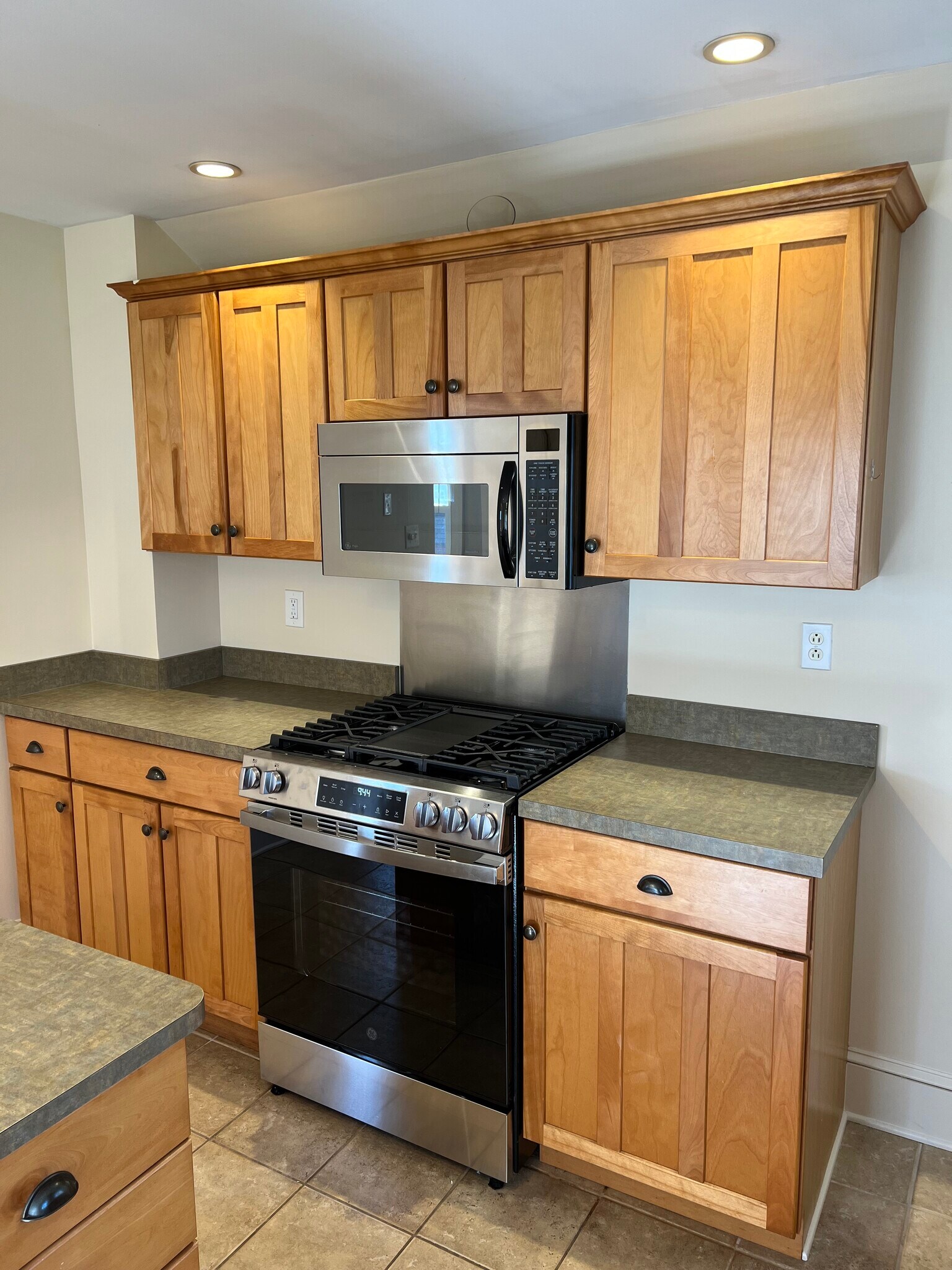 Building Photo - 207 E Main St