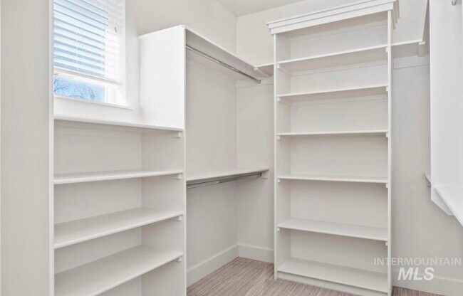 Building Photo - 4179 W Bolton Dr